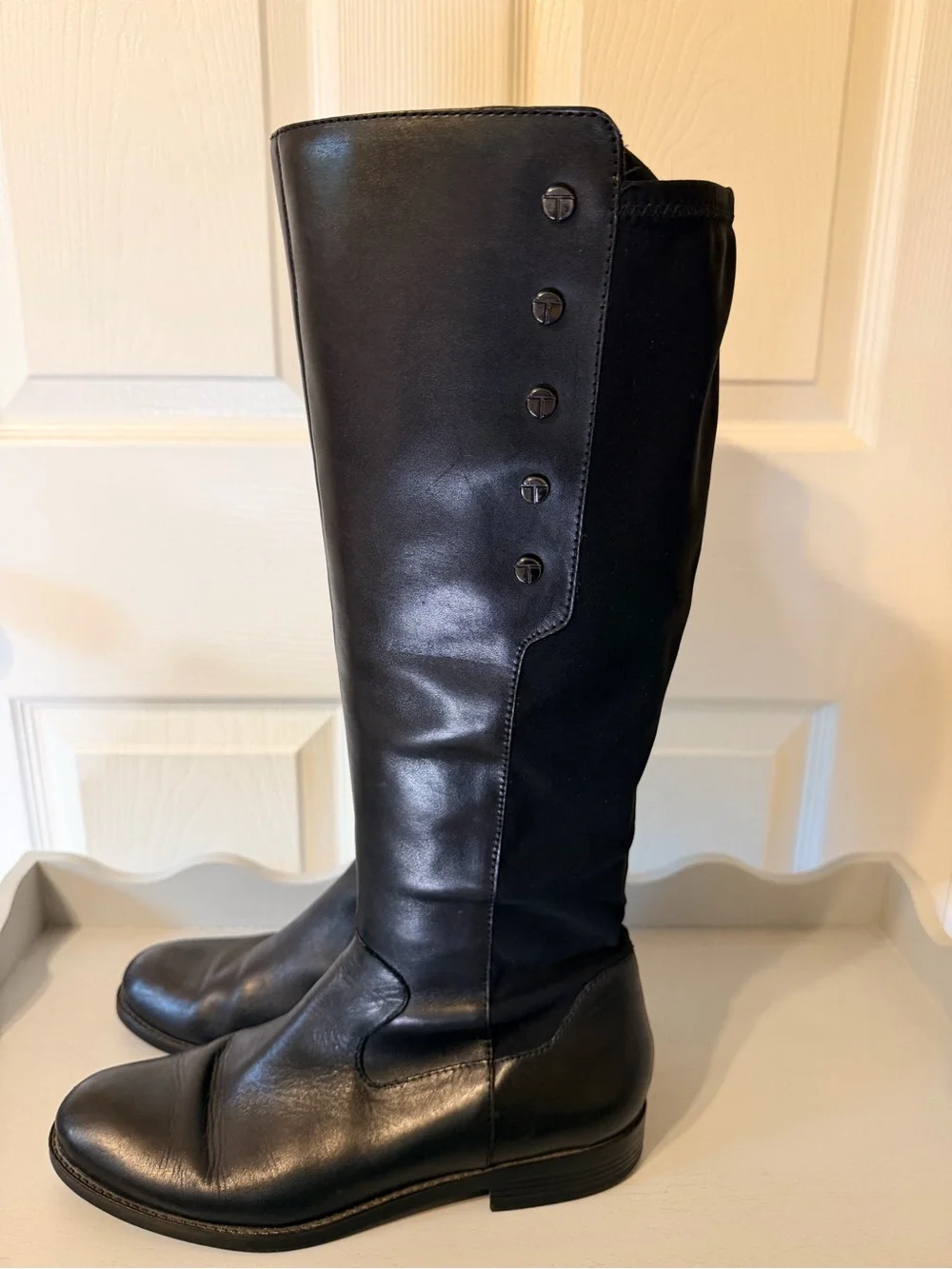 Tahari knee-high riding boots black 9.5